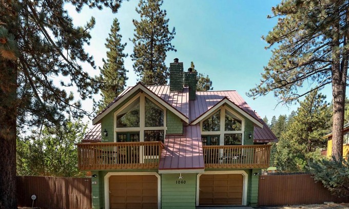Fawnskin House | Fawnskin Chalet-1826 by Big Bear Vacations