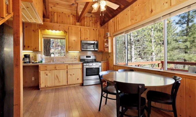 Fawnskin Cabin | Fawnskin Pines #2259