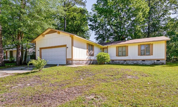 Westover House | Fayetteville Vacation Rental with Yard!
