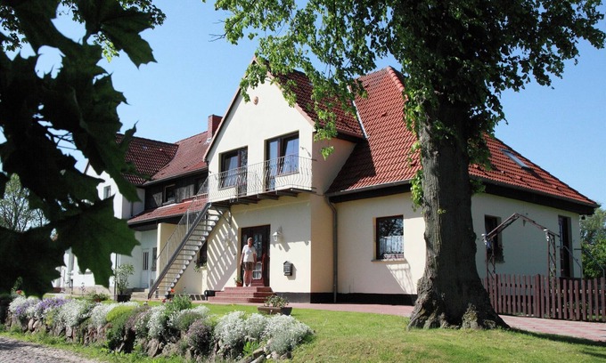Kroepelin Apartment | Ferienwohnung mit Terrasse in Kropelin