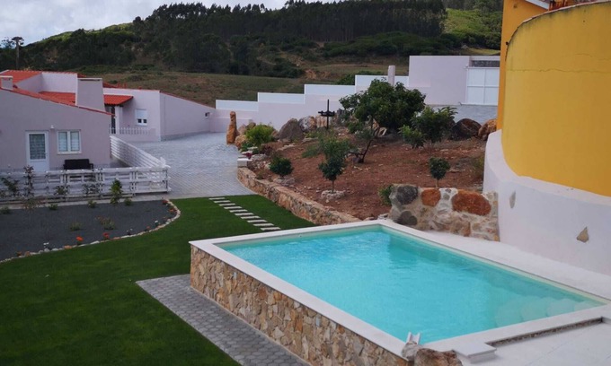 Lourinha House | Feather House