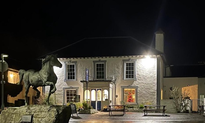 Aberaeron Hotel | Feathers Royal Hotel
