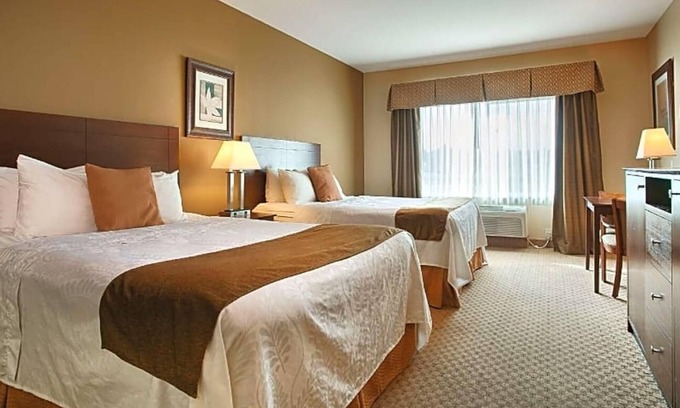 East Las Vegas Apartment | Featuring an indoor swimming pool and hot tub .