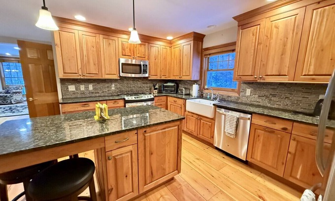 Winhall House | Featuring hot tub, pool table and sauna!
