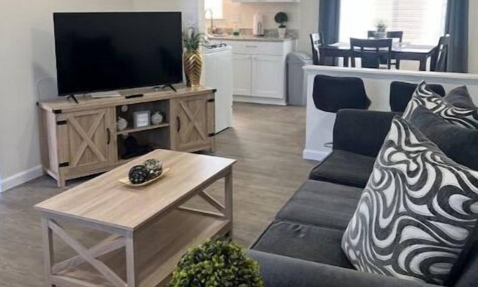 Albuquerque House | Feel at Home , Far from Home