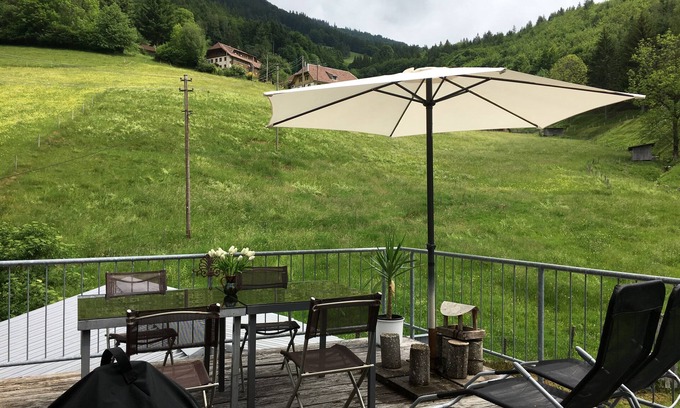 Kleines Wiesental Apartment | Feel-good top-floor apartment with terrace, whirlpool, fireplace - Apartment B