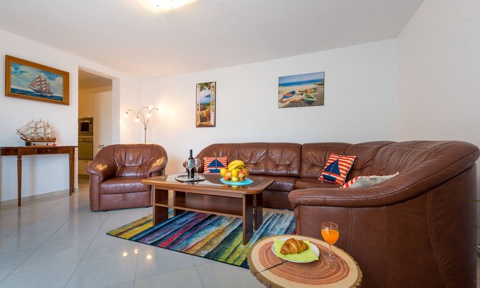 Lapad Apartment | Feel Good Apartment- free parking, jacuzzi & sea view