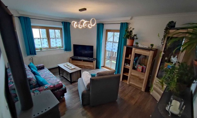 Kienberg Apartment | Feel-good vacation apartment with Swedish stove and cozy eat-in kitchen