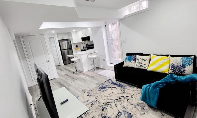 Meadowvale Village Apartment | Feel Like Home/Bs Mississauga