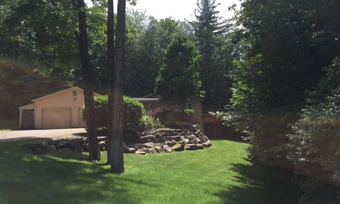 Manchester Center House | Feel Right At Home. While Being A Spectator Of Nature.
