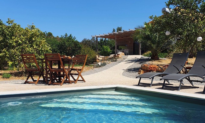 Corte Vidreiro House | Feel welcomed at our newly built cottage-Jewel in the River