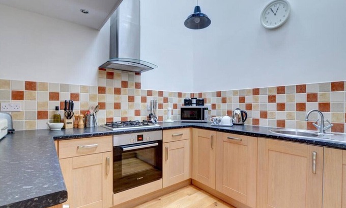 Pumpsaint House | Felin Fach - One Bedroom House, Sleeps 2