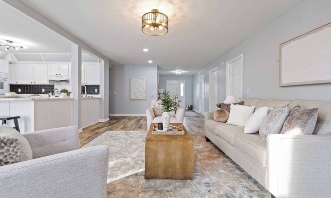West Newton House | Fenced Backyard｜High-Speed Wi-Fi｜Quiet Work Suite #42051
