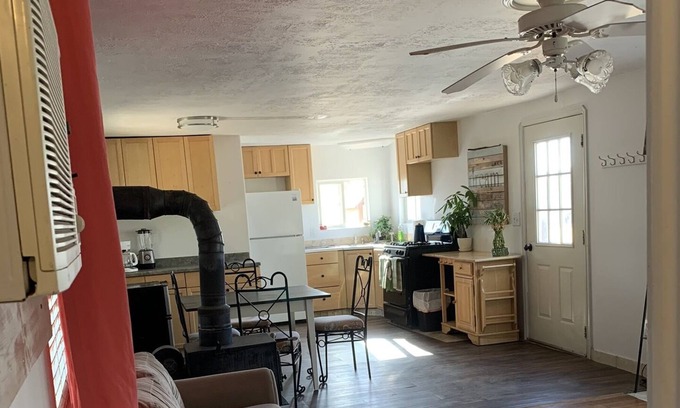 Colorado City House | Fenced-In, Pet Friendly Cozy Remodeled mobile 3 bedroom home near Zions
