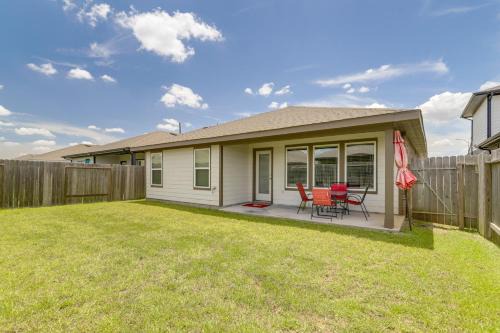 Clodine House | Fenced Yard and Home Office Quiet Home in Richmond