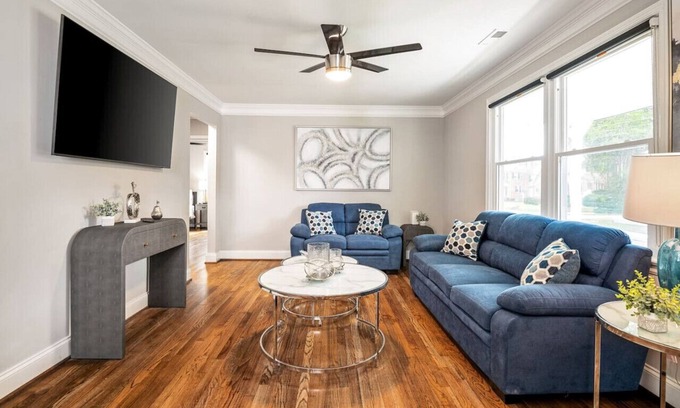 Petersburg House | Fenced Yard, Swing Set: Pawfect for Family & Dogs!