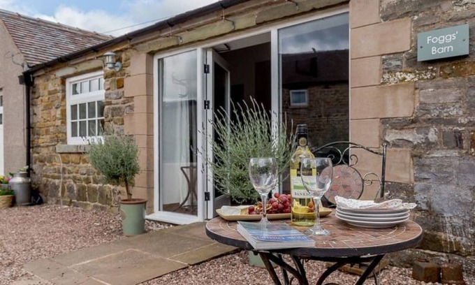Longnor House | Fenns Barn & Foggs' Barn Peak District