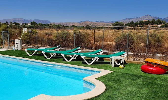 Alicante Cottage | Fenollar horses&dogs country garden cottage.