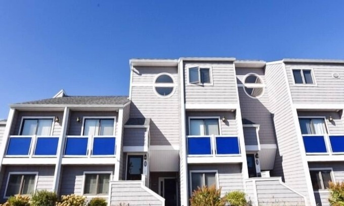 Fenwick Island Condo | Fenwick Island 2BR 2 BA Condo 1st Floor, Screened Porch, Pool and Tennis