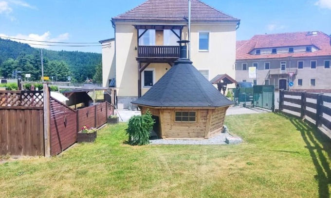 Bad Gottleuba-Berggiesshuebel Apartment | Ferienwohnung 2 am Hofladen Hellendorf - Sächsische Schweiz