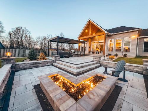 Columbia Township Villa | FeralWoods Private Estate With Hot Tub