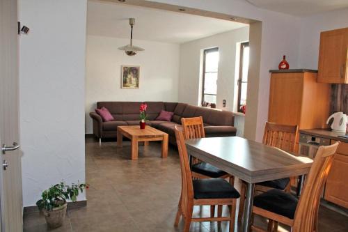 Steinbach-Hallenberg Apartment | Ferienwohnung Usbeck