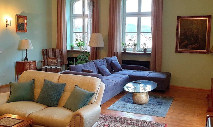 Hilbringen Apartment | Ferien im Schloss Hilbringen