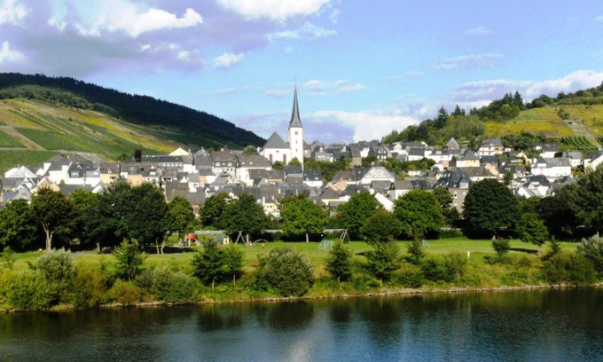 Kovenig House | Ferienanlage - Am Moselufer