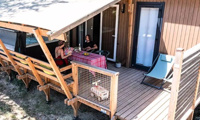 Cabrieres-dʼAigues House | Ferienhaus Ansouis mit Jaccuzi 33m2 - 2 Schlafzimmer - 2 Badezimmer + Jacuzzi 4 Personen