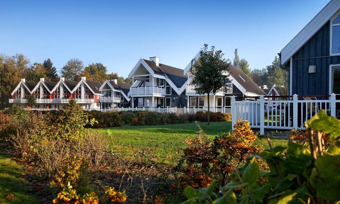 Bad Saarow House | Ferienhaus „Fünen XXL“ 218m² für 12+2 Pers. im Schlosspark Bad Saarow, Sauna, Whirlpool und Kamin