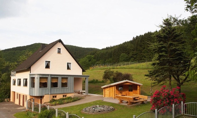 Birresborn House | Ferienhaus für 12 Gäste mit 250m² in Birresborn