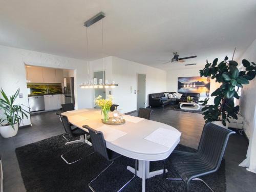 Katzweiler Apartment | Ferienhaus Goldgrube - 5 Zimmer - 140qm am Fluss