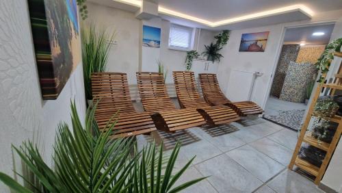 Ueberherrn House | Ferienhaus Guldner mit Terrasse, Garten und Sauna