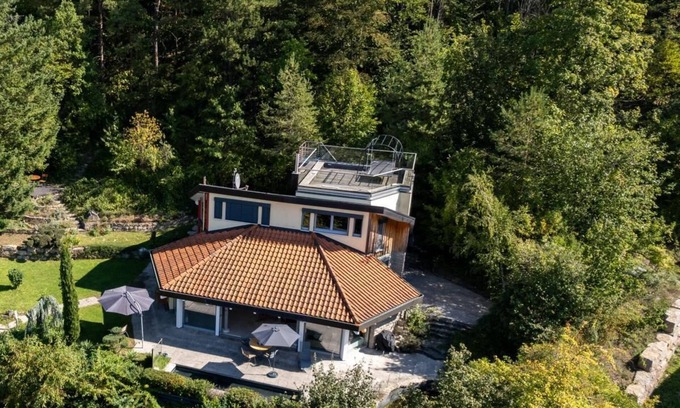 Lauda House | Ferienhaus Hoch Über dem Taubertal mit Fantastischem Weitblick, Dachterrasse, 2000m2 Großem Grundstück und Kamin
