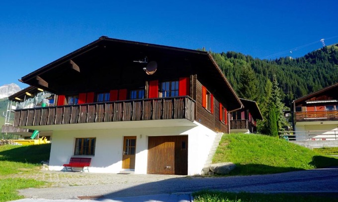 Sedrun Apartment | Ferienhaus Kuster