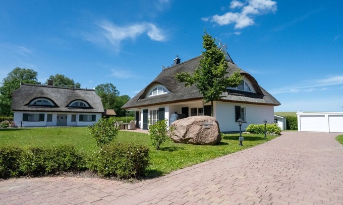 Puddemin House | Ferienhaus Lindenfels - Ferienhaus Lindenfels im Süden der Insel Rügen