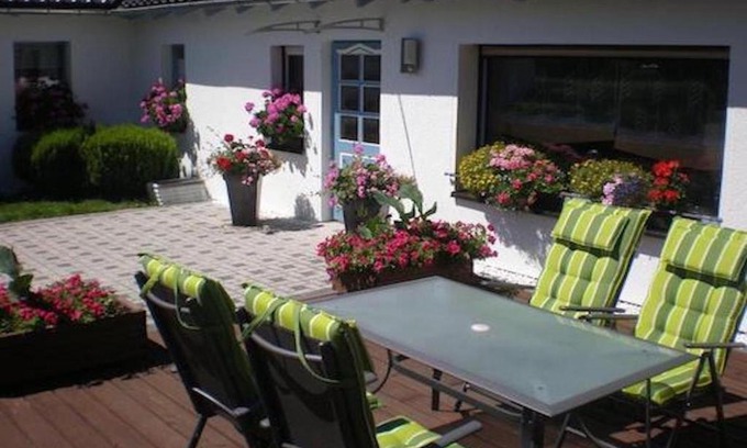 Bad Brambach House | Ferienhaus Nadine 2023 komplett saniert