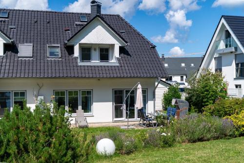 Lobbe House | Ferienhaus "Stella Olivia"