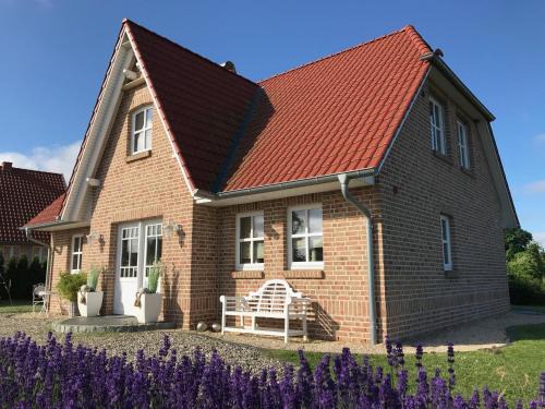 Rosenhagen House | Ferienhaus " Strandhus " an der Ostsee, Sauna, Kamin, Strandkorb, free W-LAN - SEASIDE -