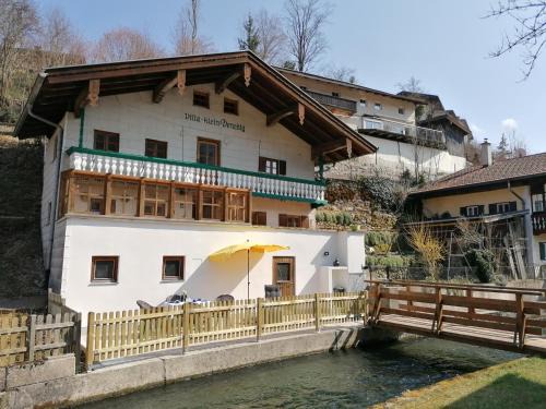 Eisenarzt House | Ferienhaus Villa klein Venedig