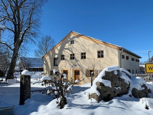 Burgsalach Apartment | Ferienhaus Villa Kunnibunt