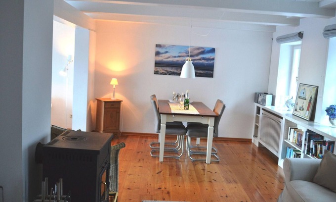 Alkersum House | Ferienhaushälfte am Museum