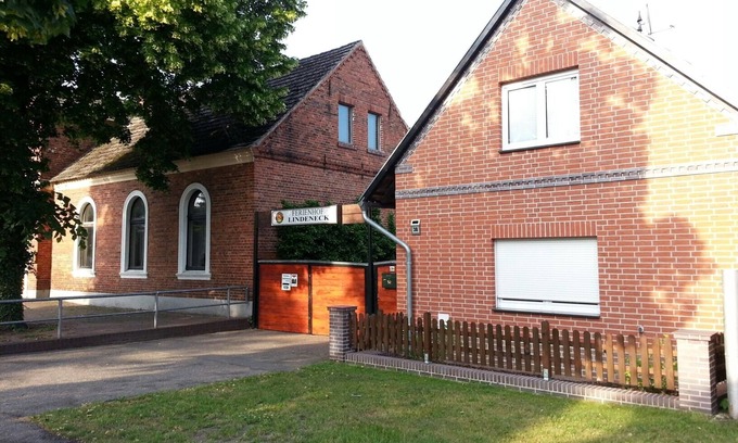 Briesensee House | Ferienhof Lindeneck, up to 20 pers., Party barn, football, sauna, beach volleyball