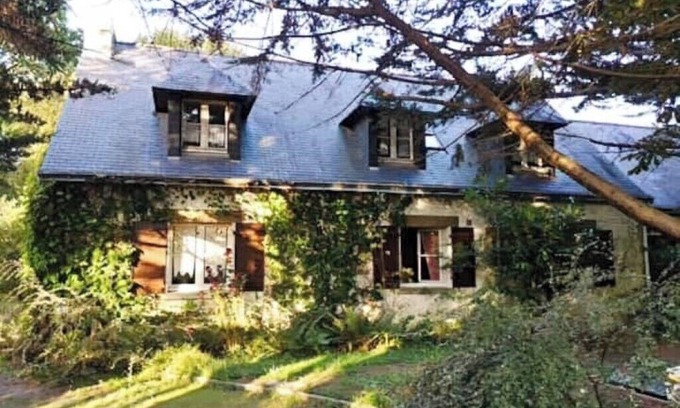 Saint-Lyphard House | Ferienoase mit Großem Garten und Pool