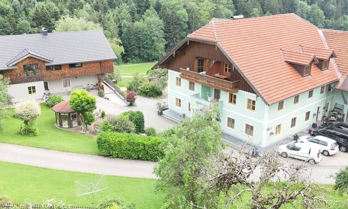 Henndorf am Wallersee Other | Ferienwohnungen Joglbauer - Ferienwohnung Gretel