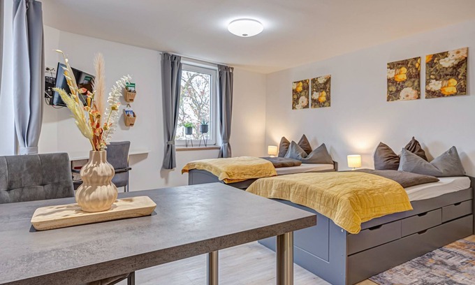 Mühlhausen Apartment | Ferienwohnung für 2 Pers., mit Eigener Küche & Bad. Wlan + Parkplatz Kostenlos