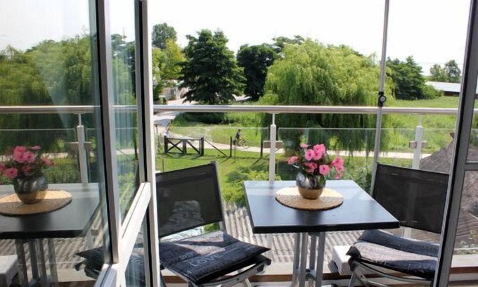 Althagen Apartment | Ferienwohnung mit Boddenblick und 2 Balkonen, Direkt am Ahrenshooper Hafen