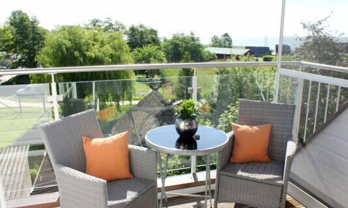 Althagen Apartment | Ferienwohnung mit Boddenblick und 2 Balkonen, Direkt am Ahrenshooper Hafen