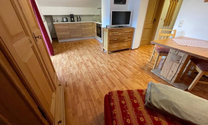 Konigssee Apartment | Ferienwohnung Watzmann, 1 bis 2 Personen, 34 qm, Balkon, Mansardenwohnung