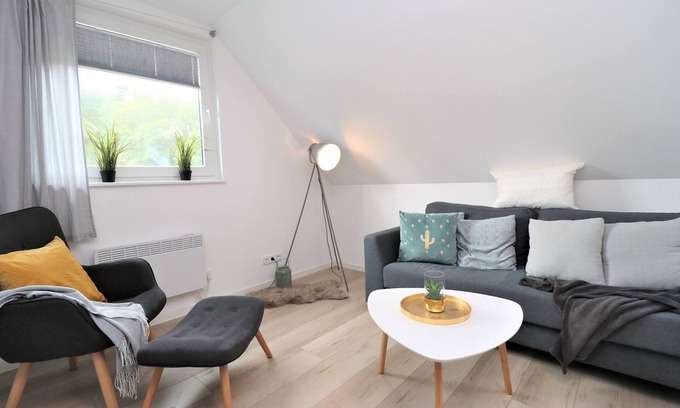 Neuhaus Apartment | Ferienwohnung mit Terrasse in Strandnaher Lage